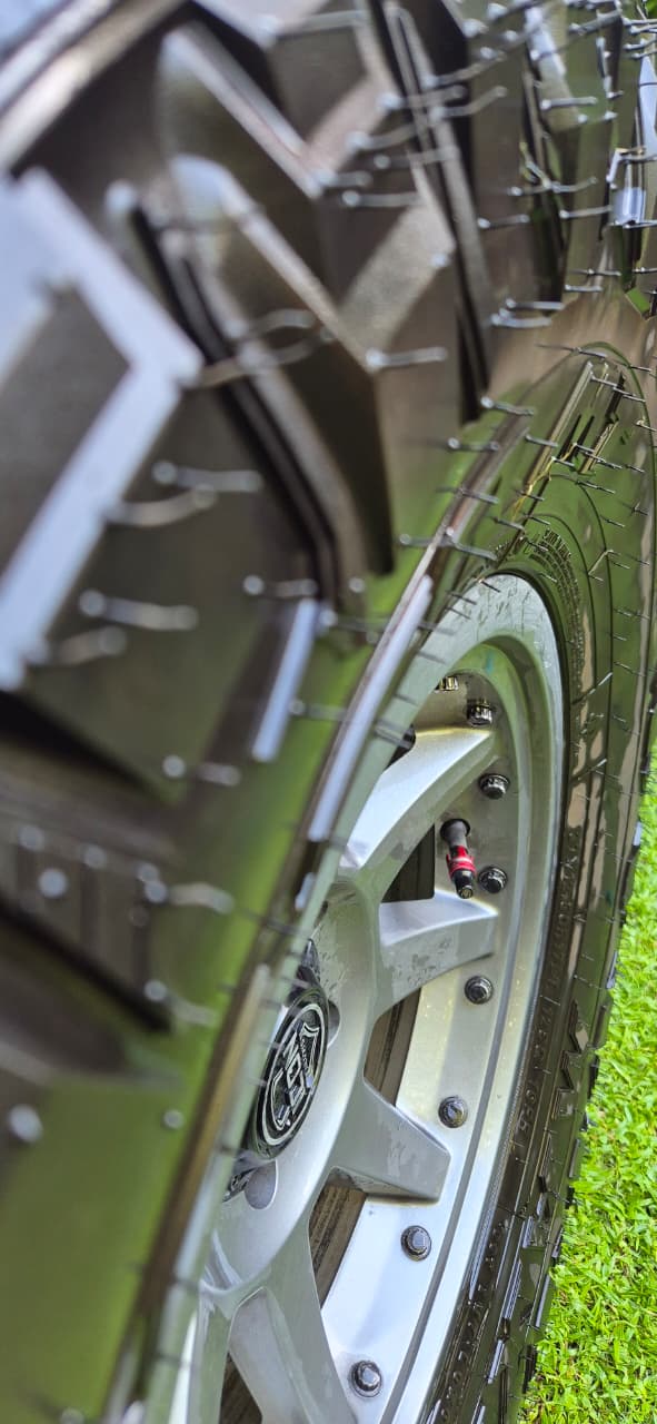 neumáticos maxxis razr mt y llantas icon rebound pro -- usados semi nuevos - RunaX