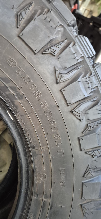 5 NEUMÁTICOS MAXXIS RAZR MT -- USADOS SEMI NUEVOS
