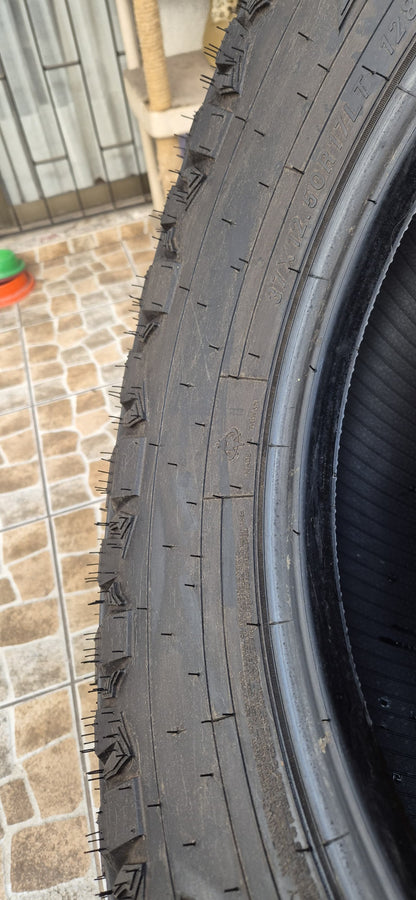 5 NEUMÁTICOS MAXXIS RAZR MT -- USADOS SEMI NUEVOS